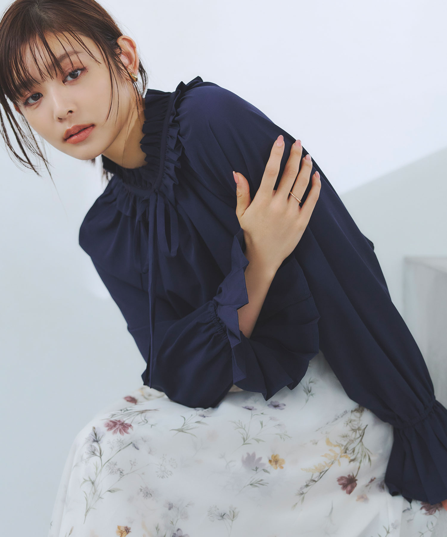 【古畑星夏さん着用】フリルカラーブラウス