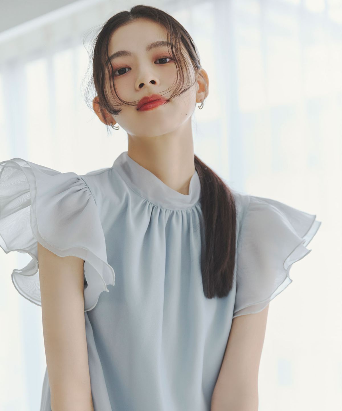 ラッフルスリーブブラウス