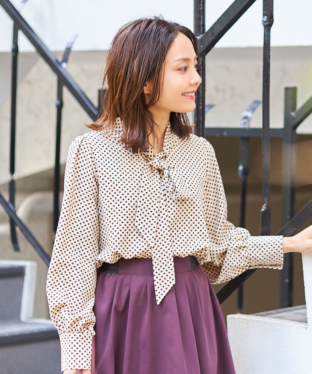 Small Size Collection レトロ柄ボウタイブラウス