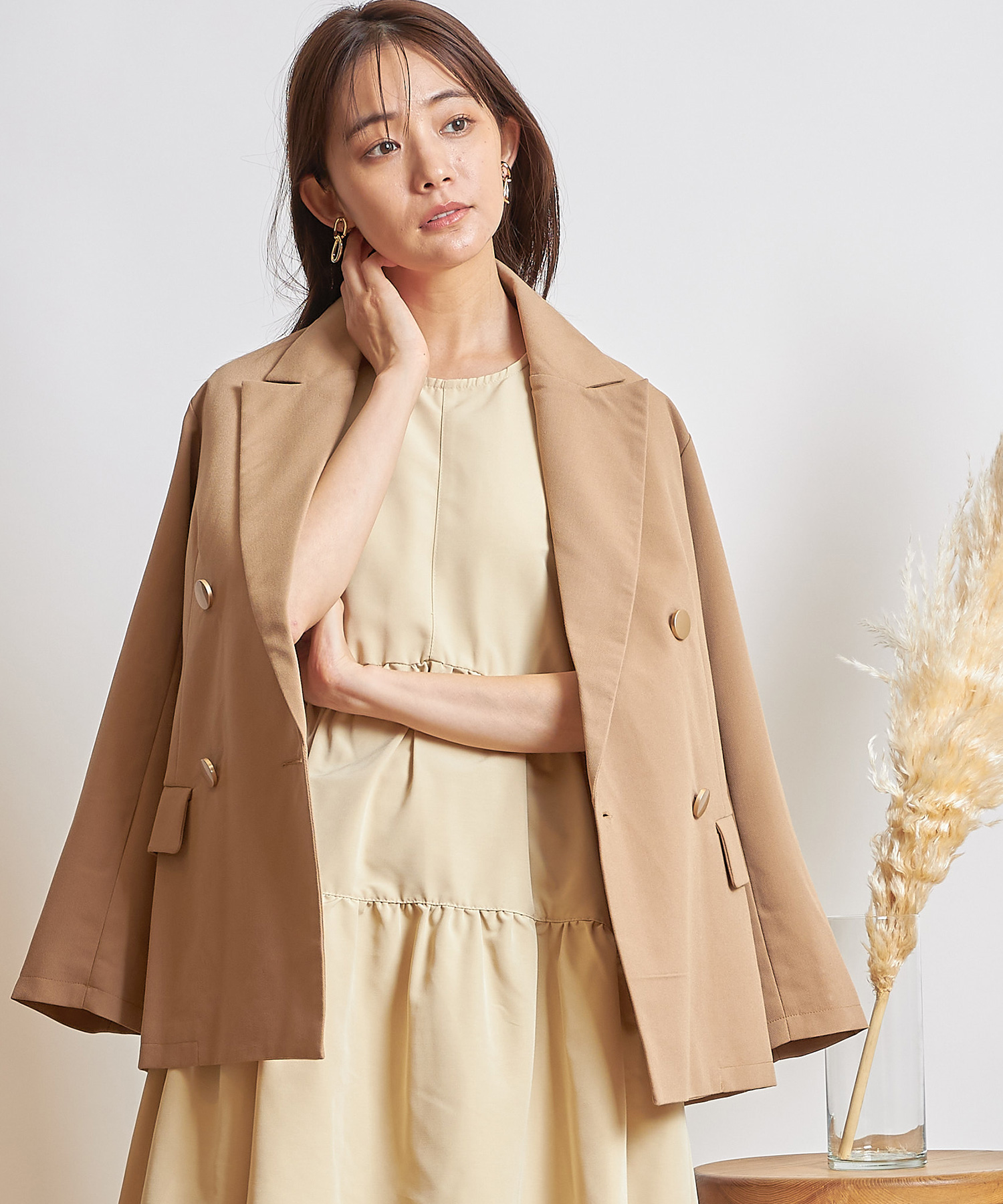 金ボタンダブルジャケット