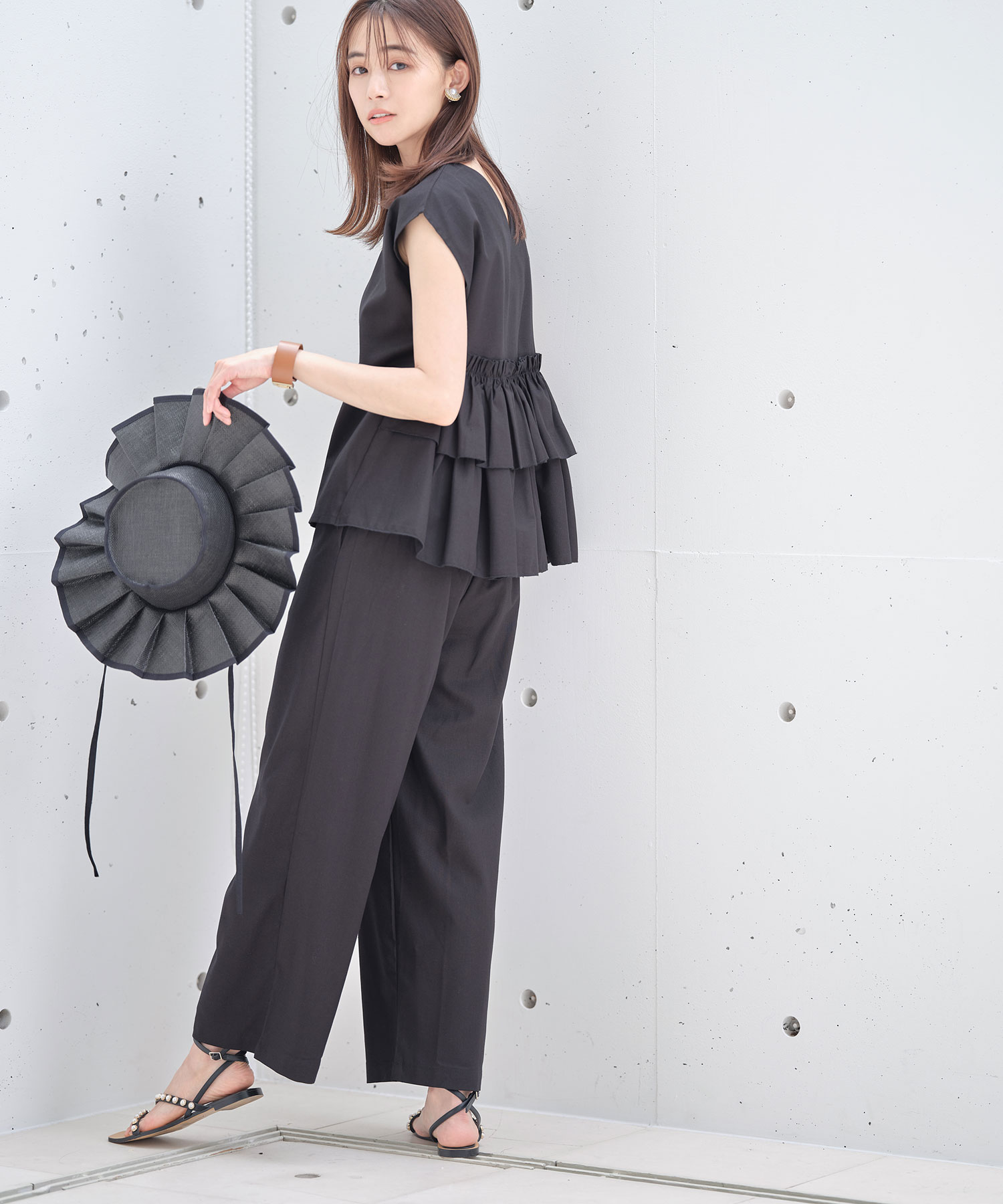 バックフリルリネンセットアップ※一部店舗のみ入荷