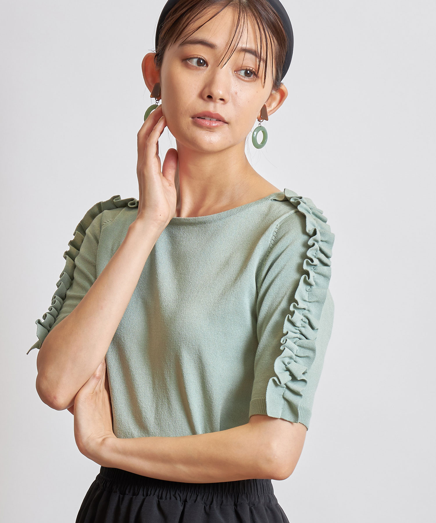 肩フリルニットプルオーバー