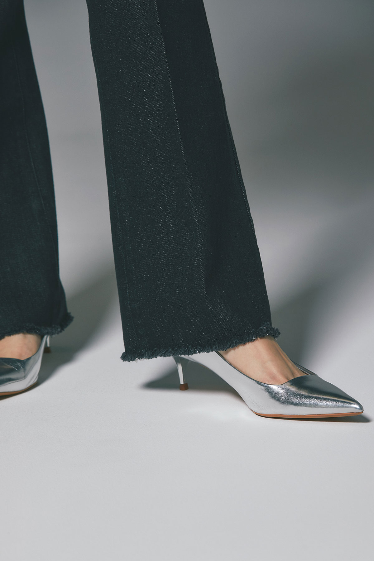 6月1日オフィシャルサイト限定再販！フレアデニムパンツ