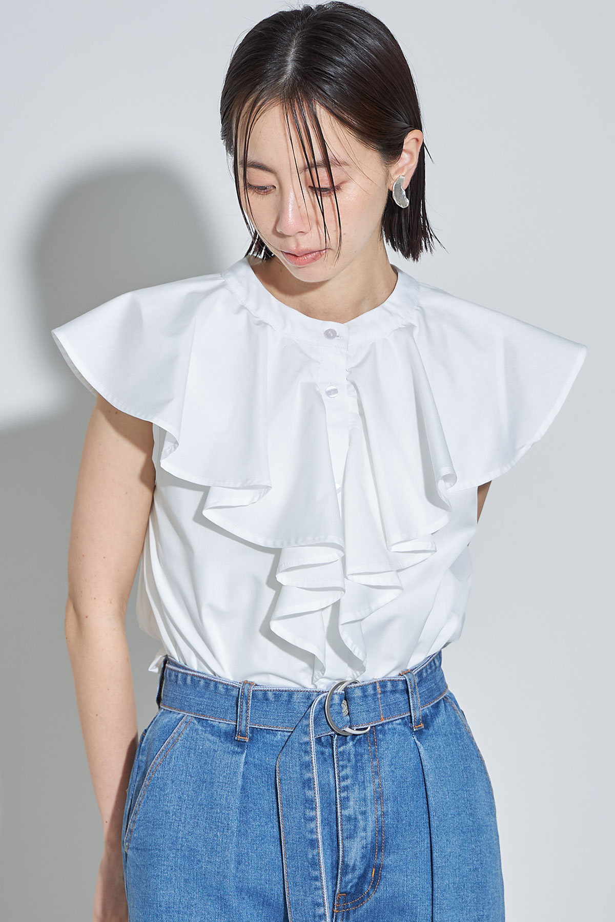 8/17 オフィシャル限定少量再販！前後2WAYラッフルカラーブラウス＊少量の在庫確保による再販売の為、返品/交換は出来かねる場合がございます。予めご了承ください。＊