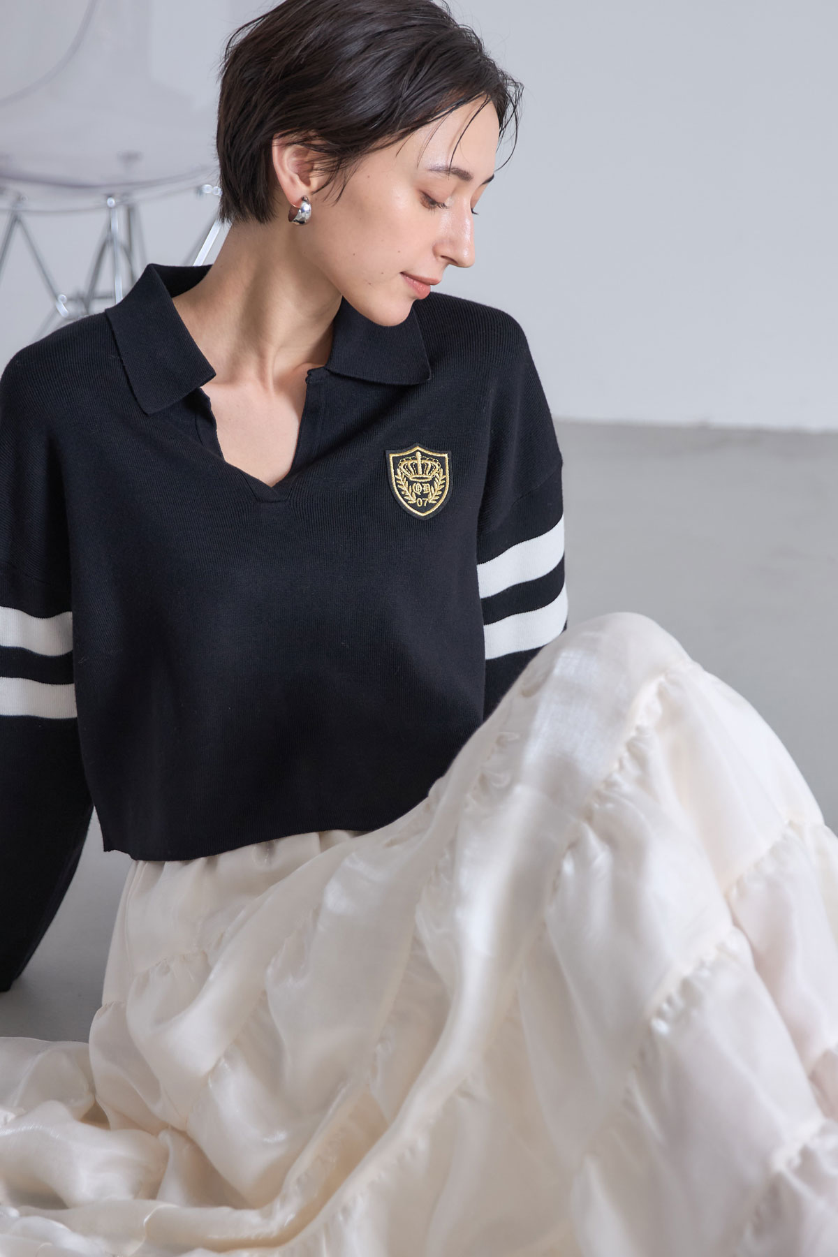 【FINAL SALE】エンブレムラインニットシャツプルオーバー＊SALE品につき返品/交換/注文確定後の変更キャンセル不可＊