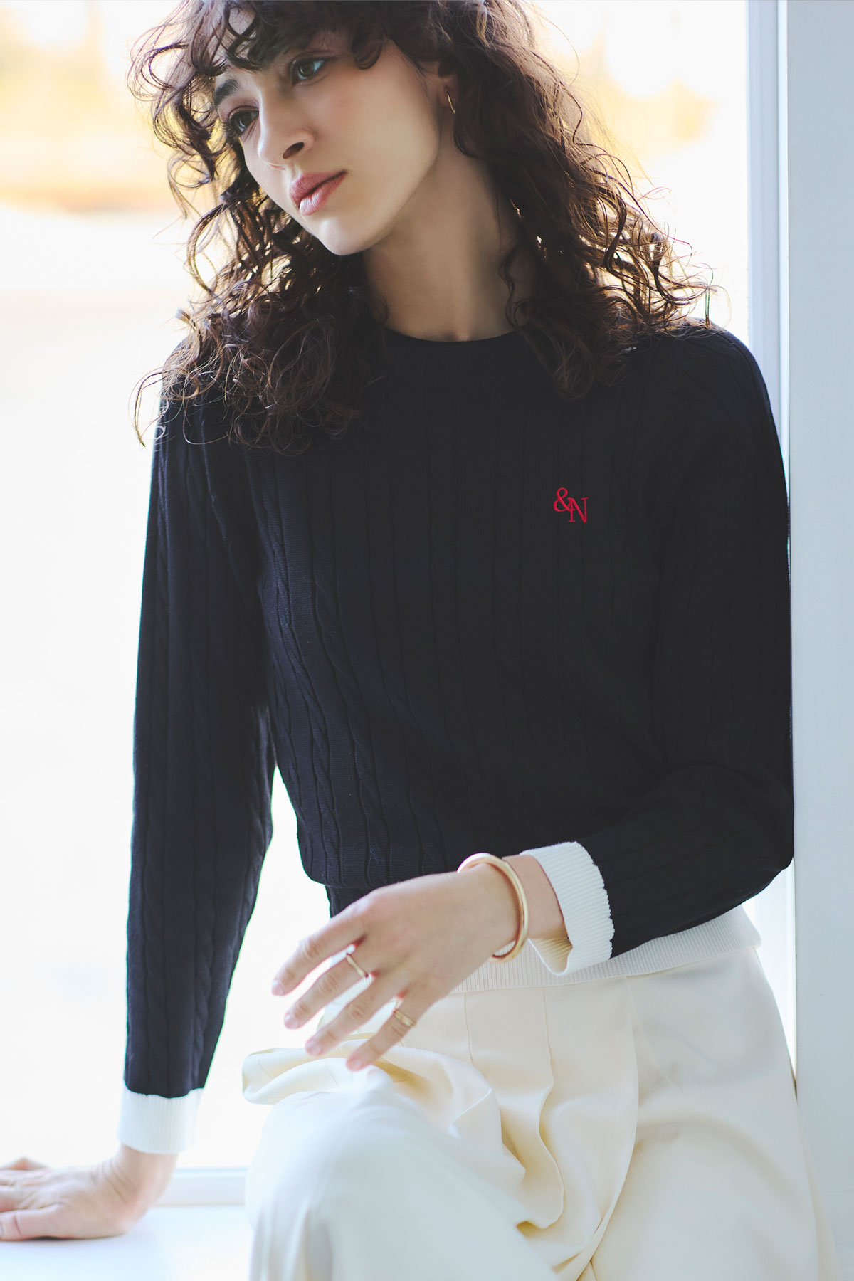 9月15日再販！エンブロイダリーバイカラーケーブルニット