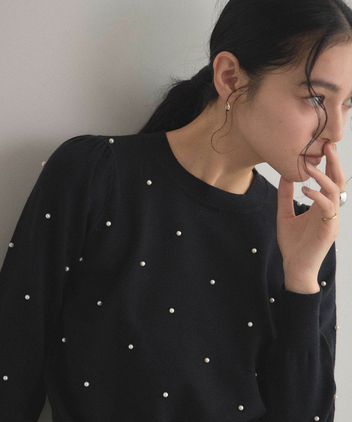 1月19日オフィシャルサイト限定再販！パール付きニットプルオーバー