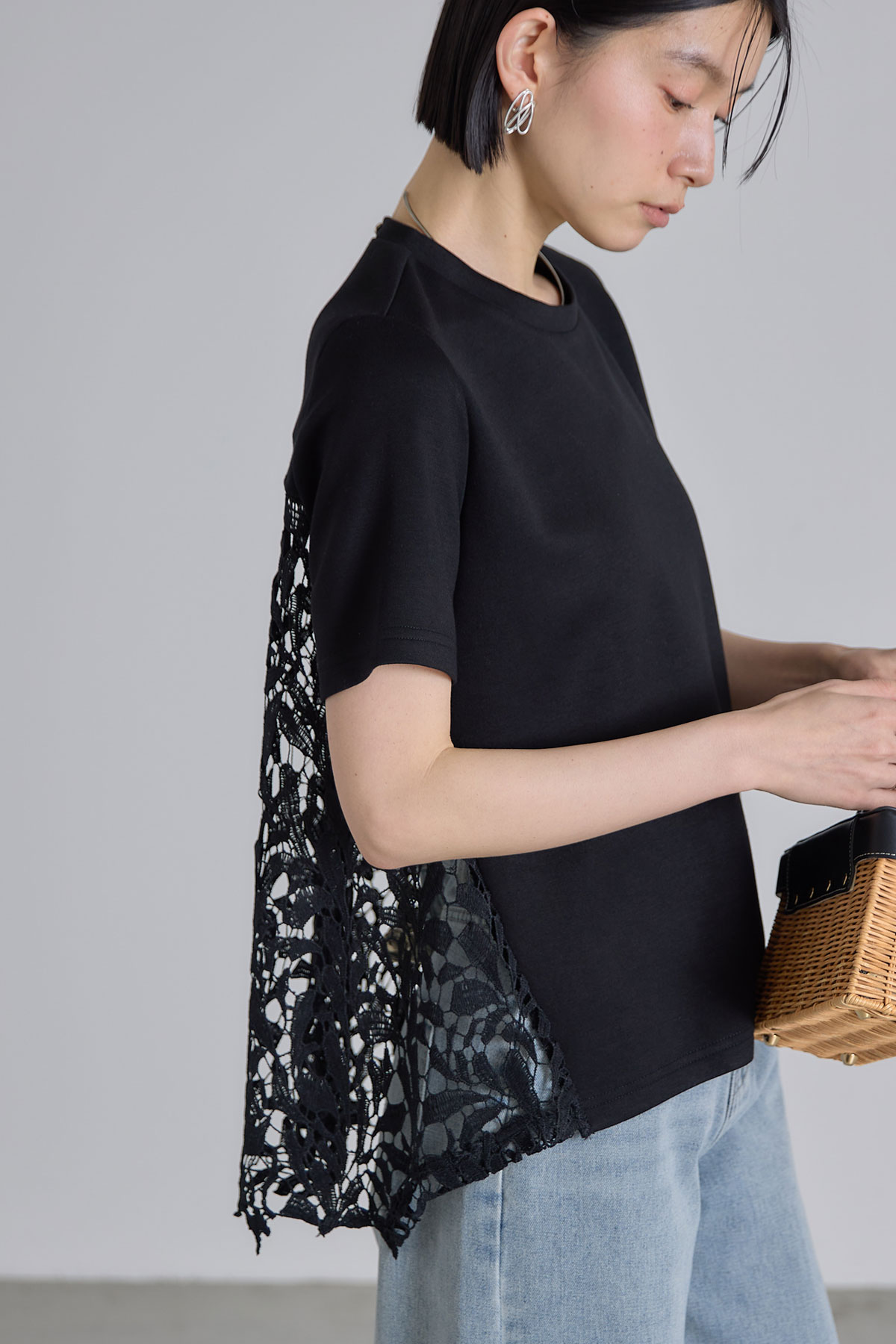 バックレースハーフスリーブTシャツ