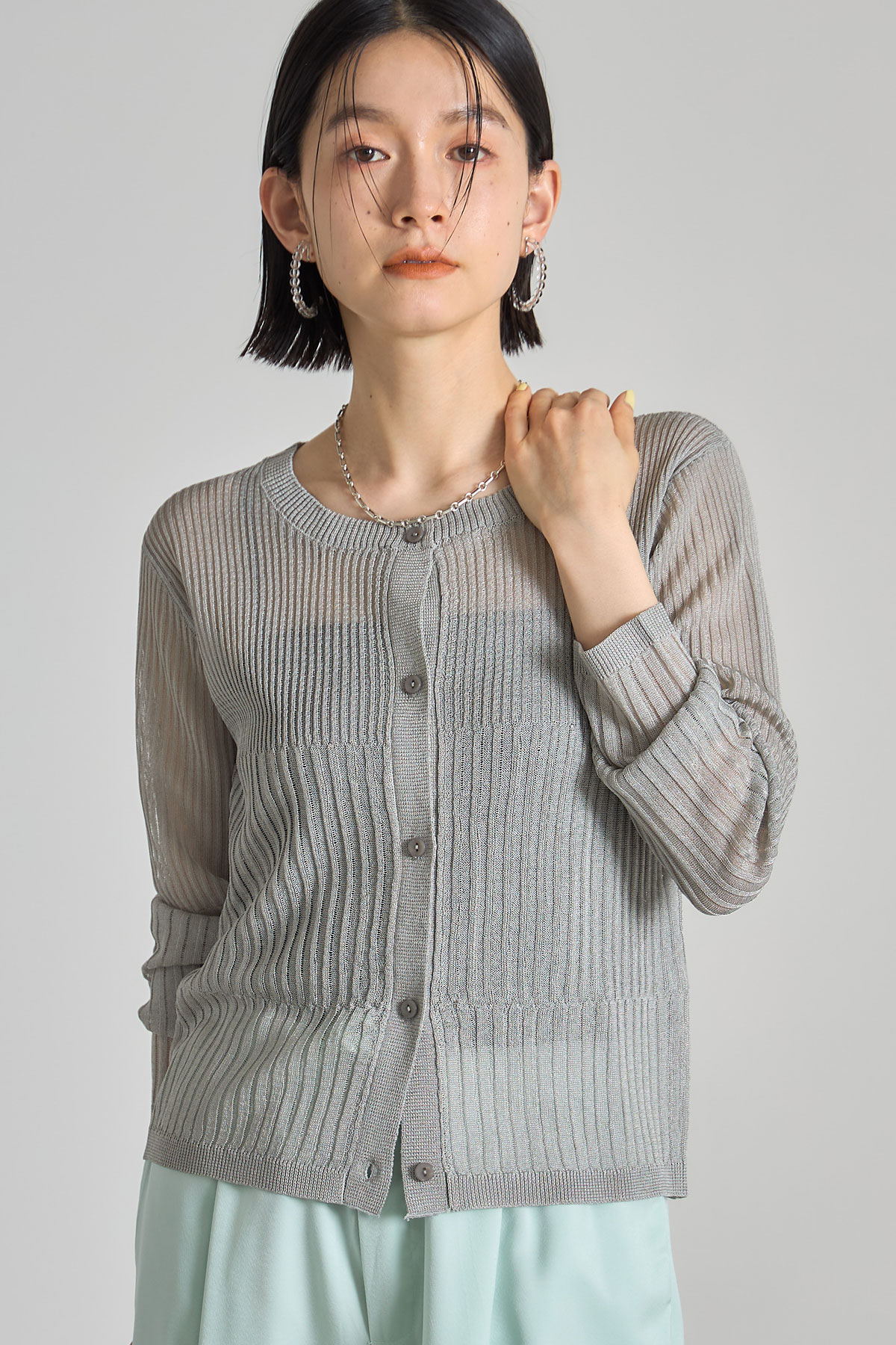 ６月16日オフィシャルサイト限定少量再販！クルーネックシアーカーディガン＊少量の在庫確保による再販売の為、返品/交換は出来かねる場合がございます。予めご了承ください。＊