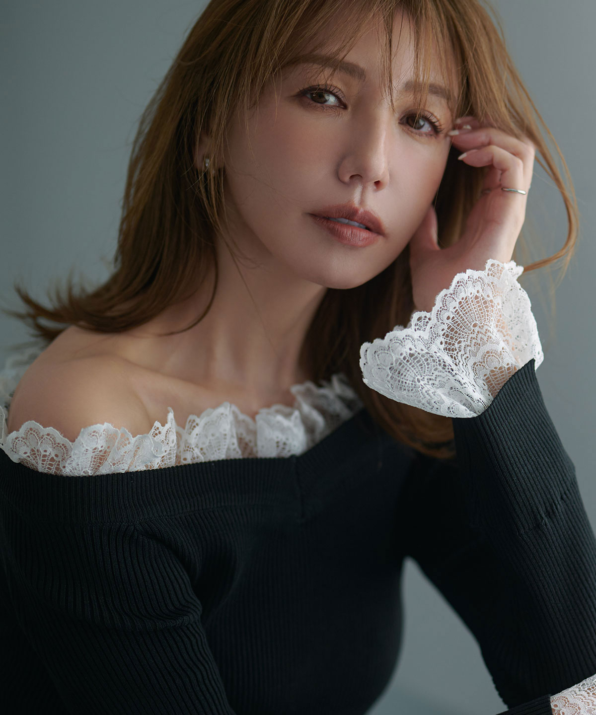 【美香さんコラボ】レース付きオフショルニット