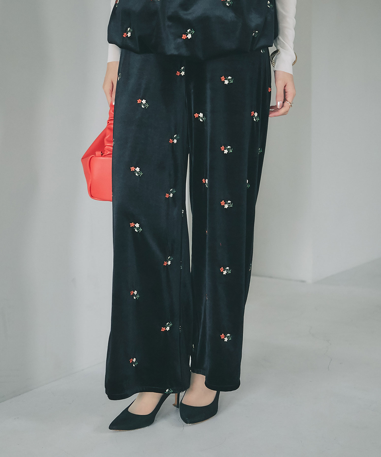 1月4日WEB限定再販！フラワーベロアパンツ