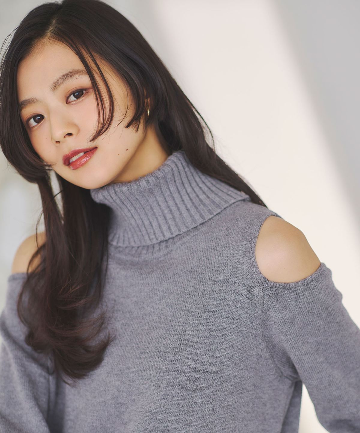 タートルネックニットワンピース