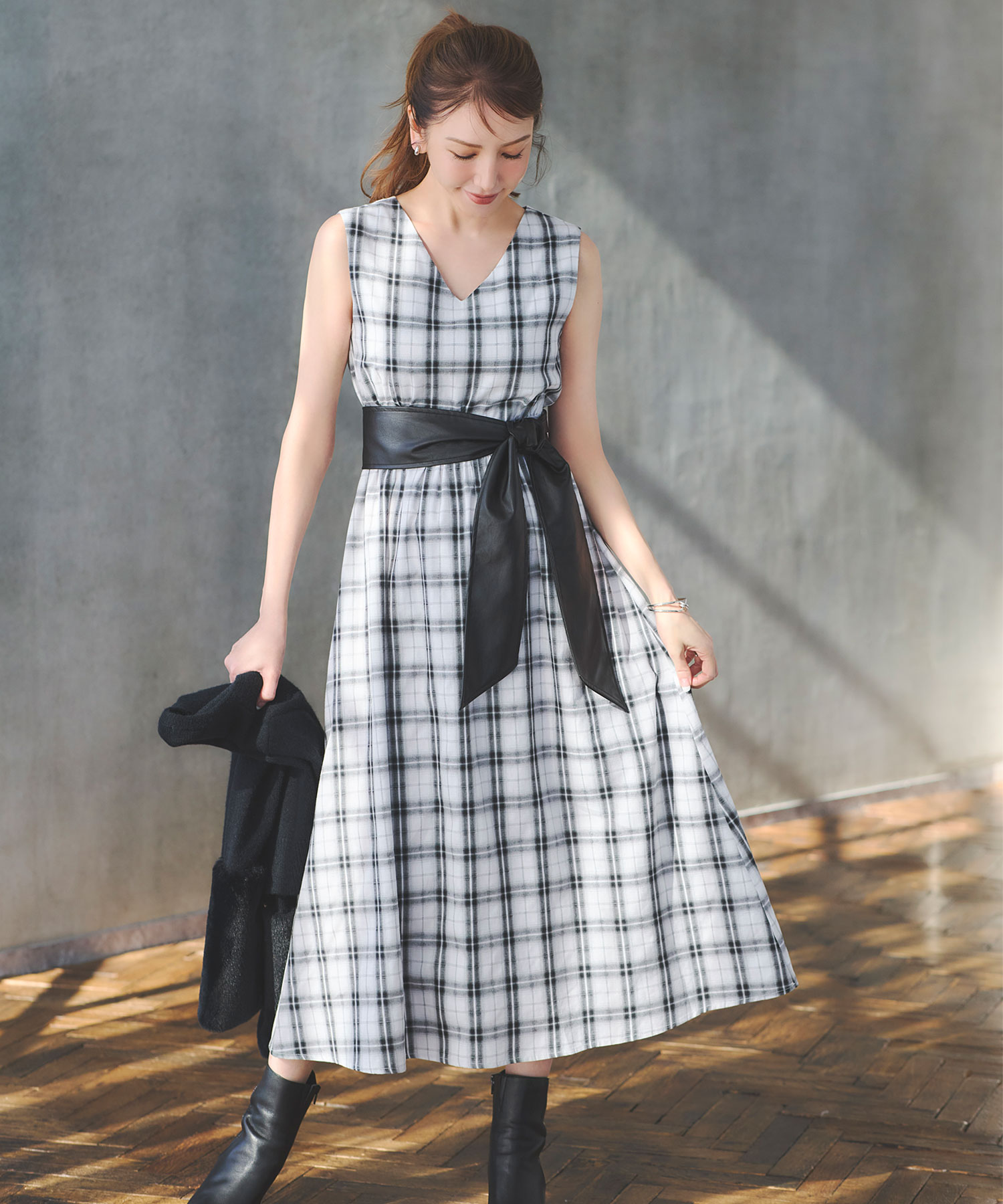 【美香さん着用】レザーベルトチェックワンピース