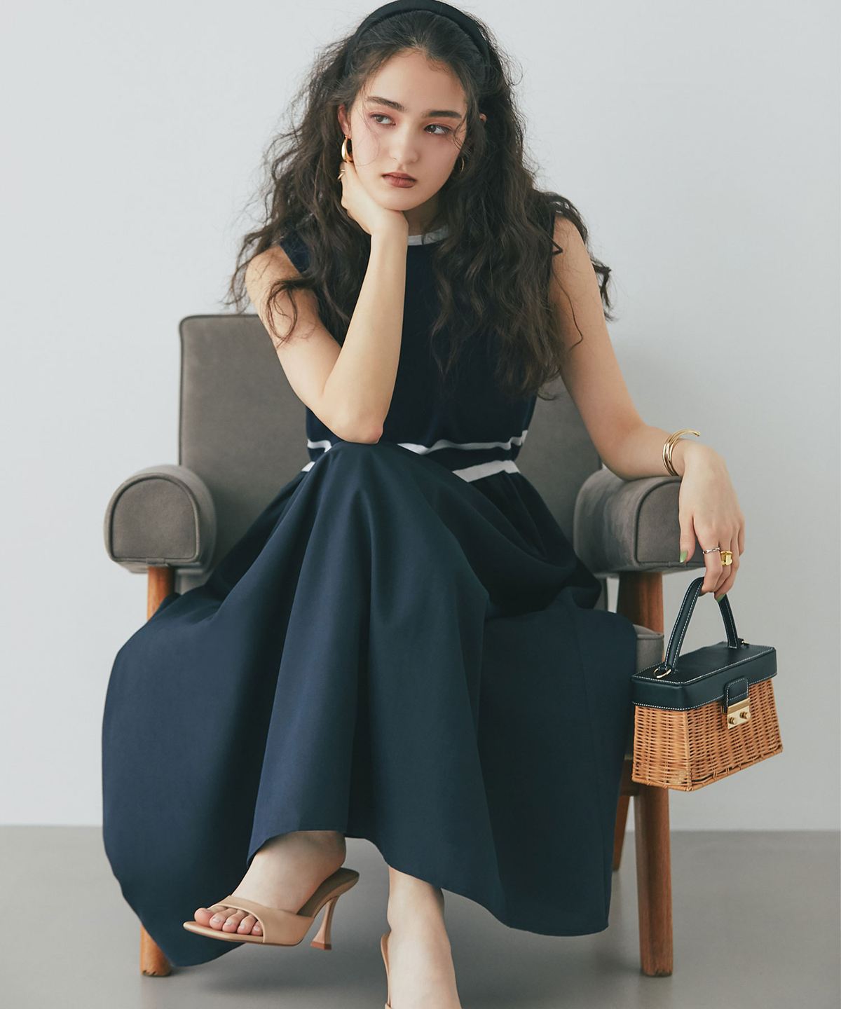 ネイビー6月中旬再販予定！再入荷リクエスト受付中  ラインアクセントニットドッキングワンピース