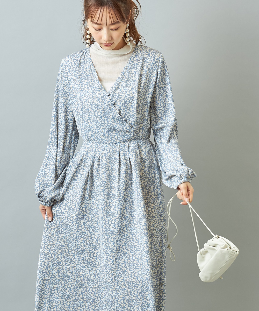 小花プリントワンピース《一部の店舗のみ入荷》