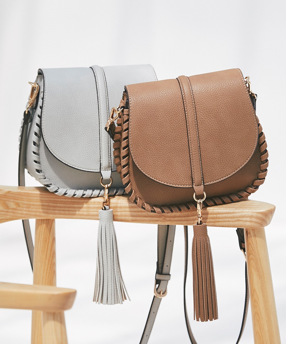 ラウンドかがりフラップショルダー