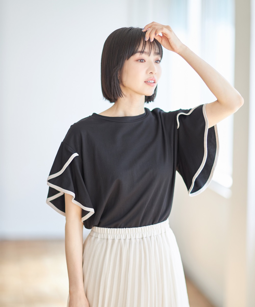 パイピングフレアスリーブTシャツ《MONOTONE COLLECTION》