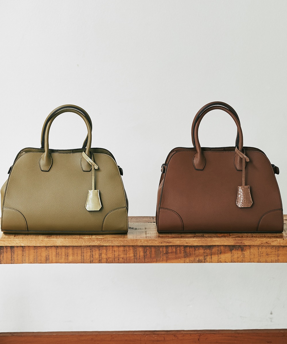 【金子麻貴さん着用】クロコショルダーシュリンクバック