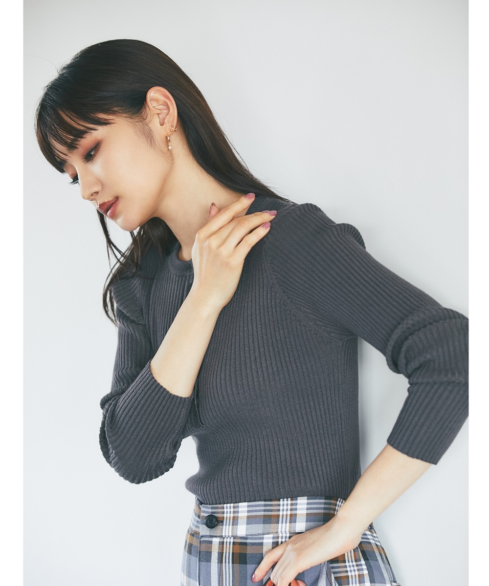 《柳橋唯さん着用》衿下ボタン付きプルオーバー《WINTER KNIT COLLECTION》