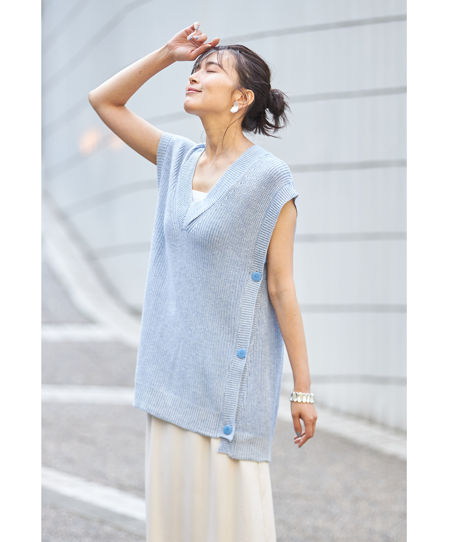サイドスリットボタンVネックベスト※WEB Store限定販売