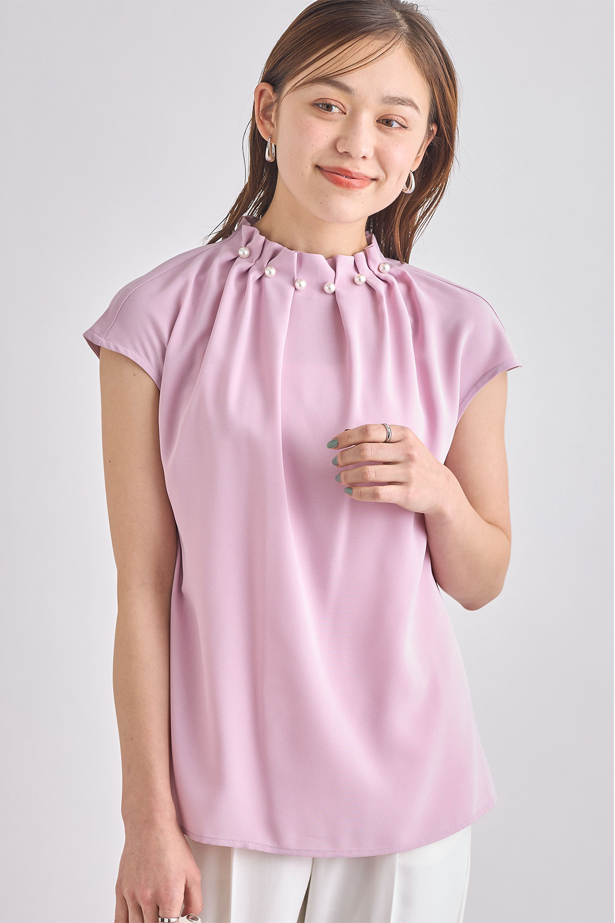 パールネックフレンチブラウス