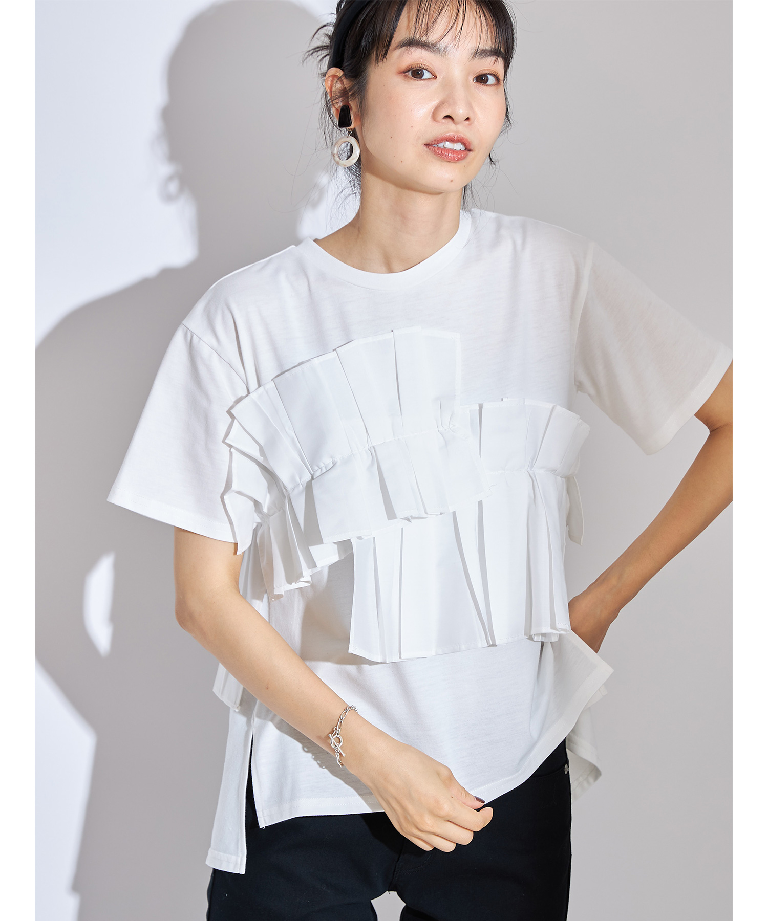 前後差フリルギャザースリットTシャツ※一部店舗のみ入荷
