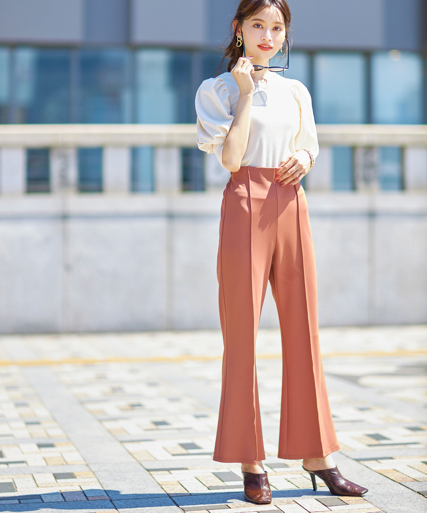 センターピンタックフレアパンツ※WEB Store限定販売