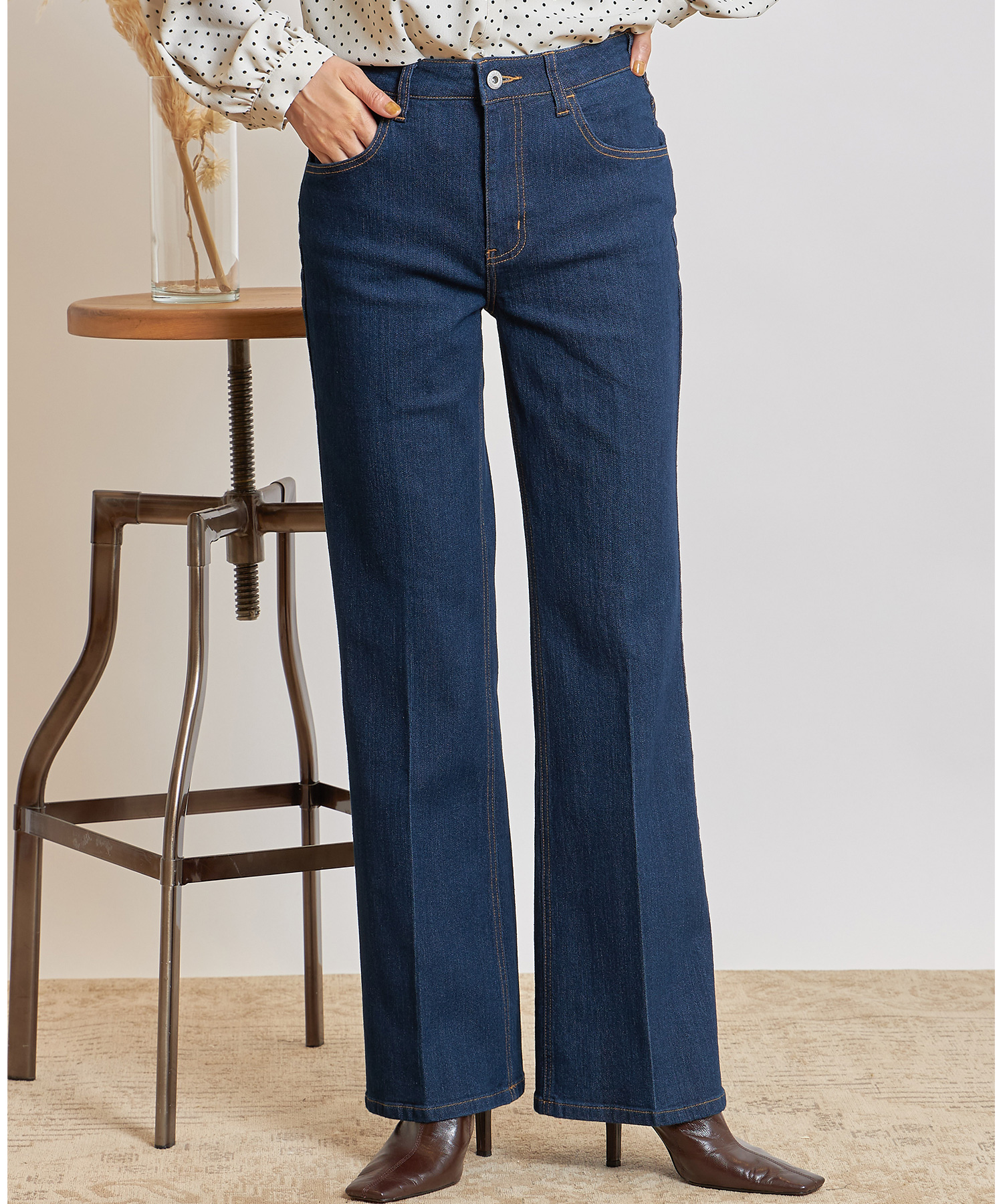 セミフレアデニムパンツ