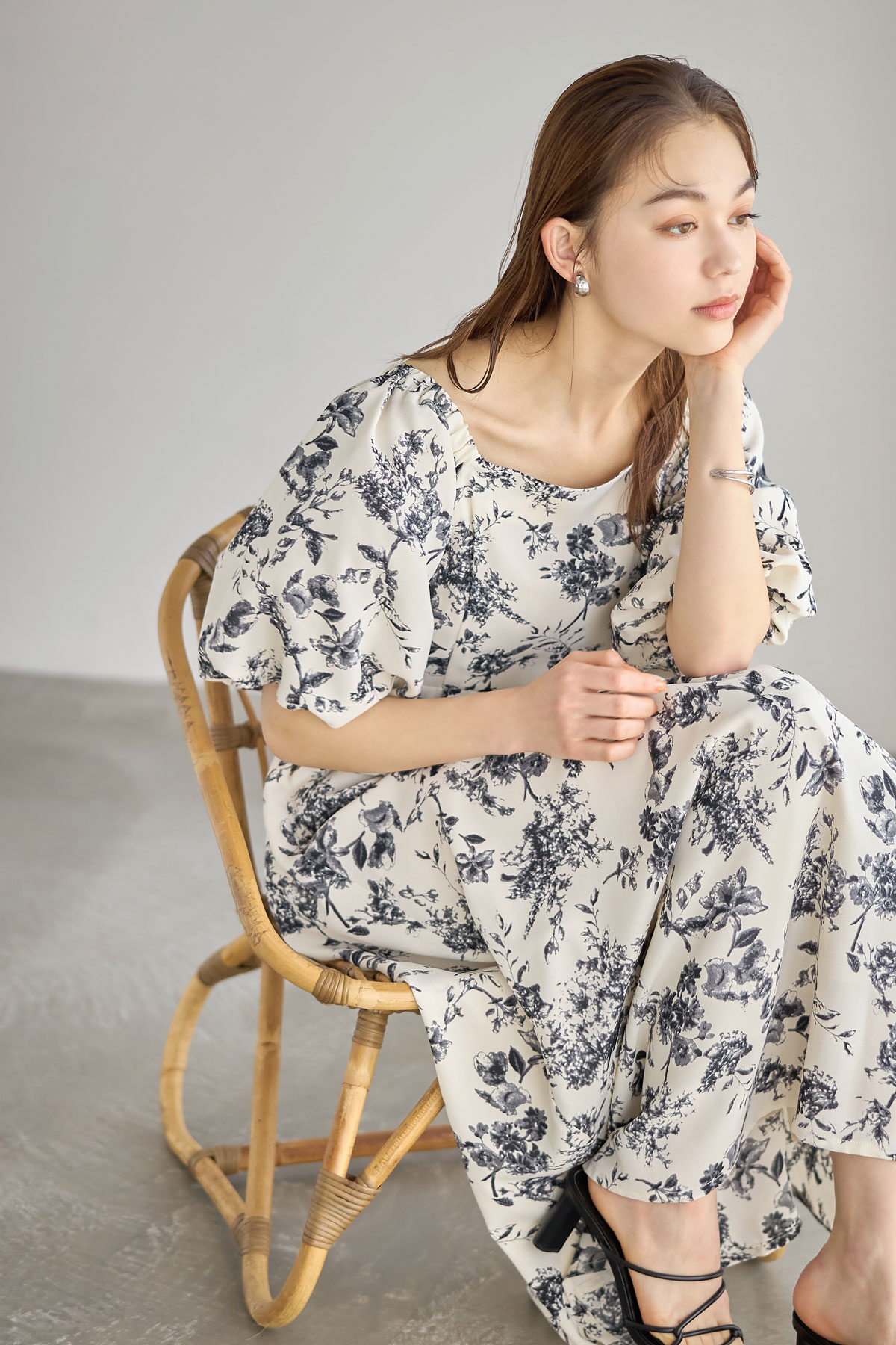 【WEB限定】花柄スクエアバルーンワンピース