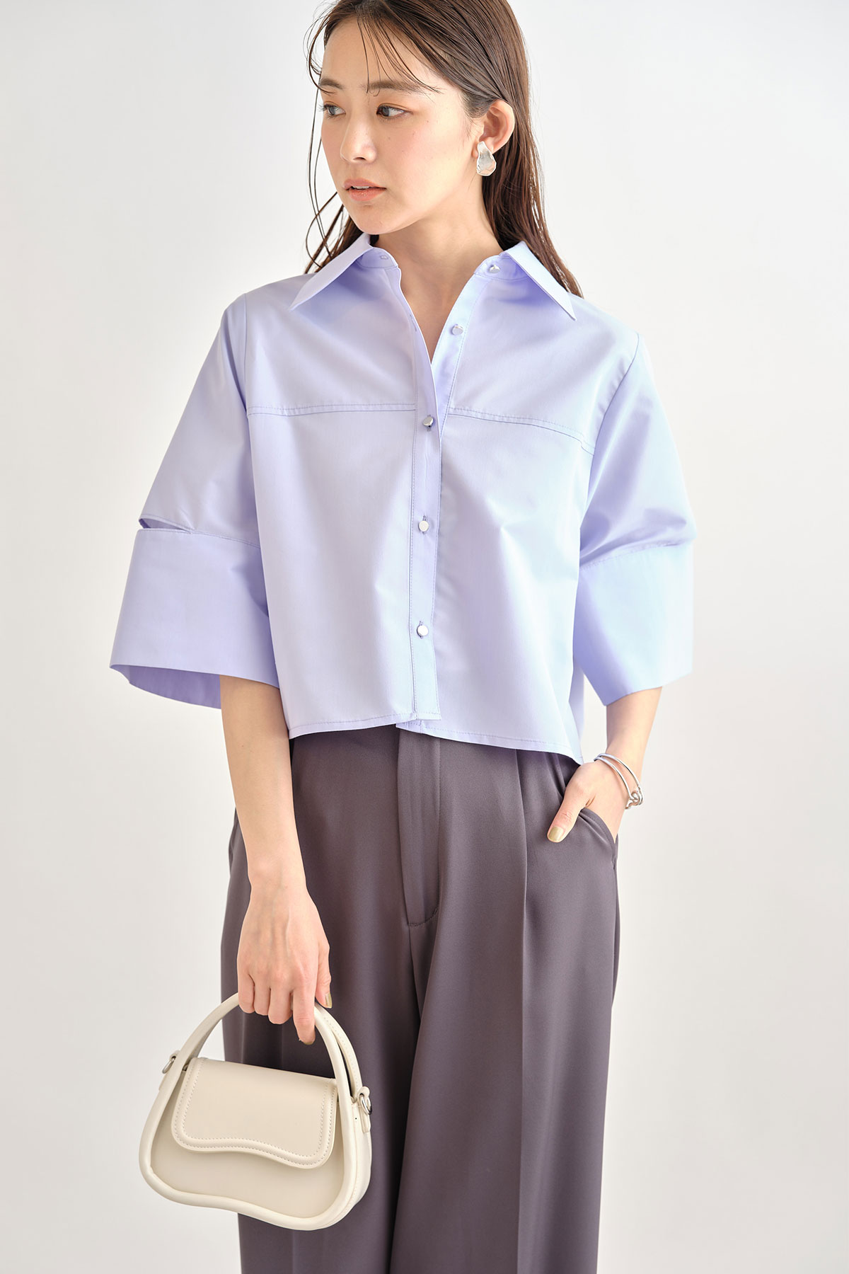 【WEB限定】ショート丈ワイドカフスカットシャツ