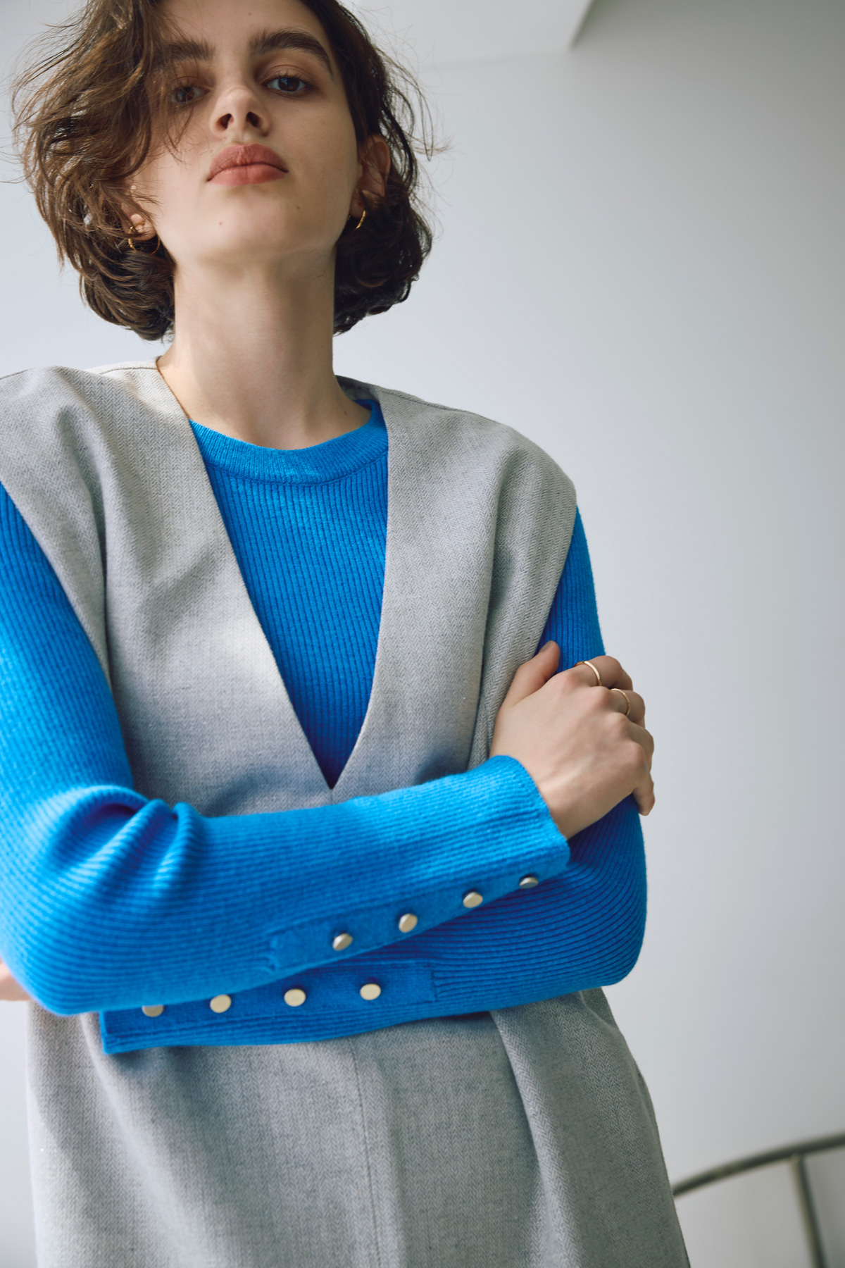 9月18日オフィシャルサイト限定再販！ゴールド釦リブニットプルオーバー