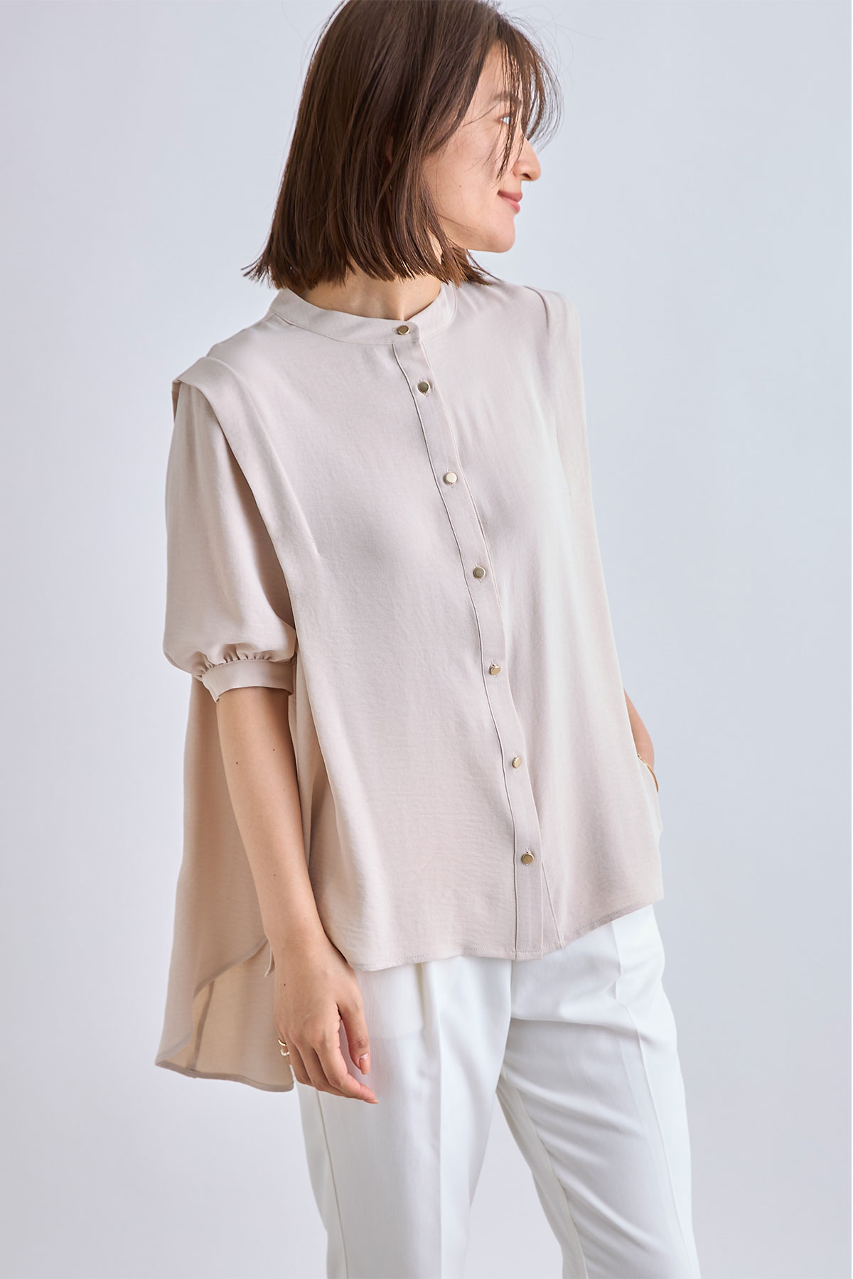 【WEB限定】前後差タックショルダーブラウス