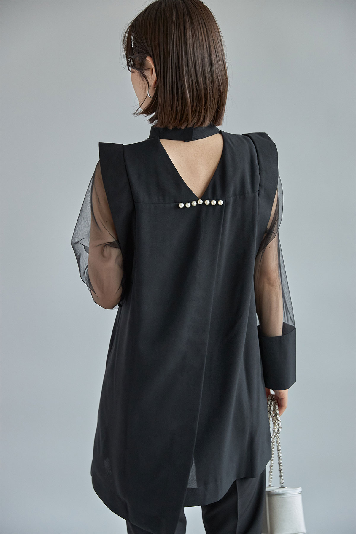 【WEB限定】デコルテシースルーチュニックブラウス