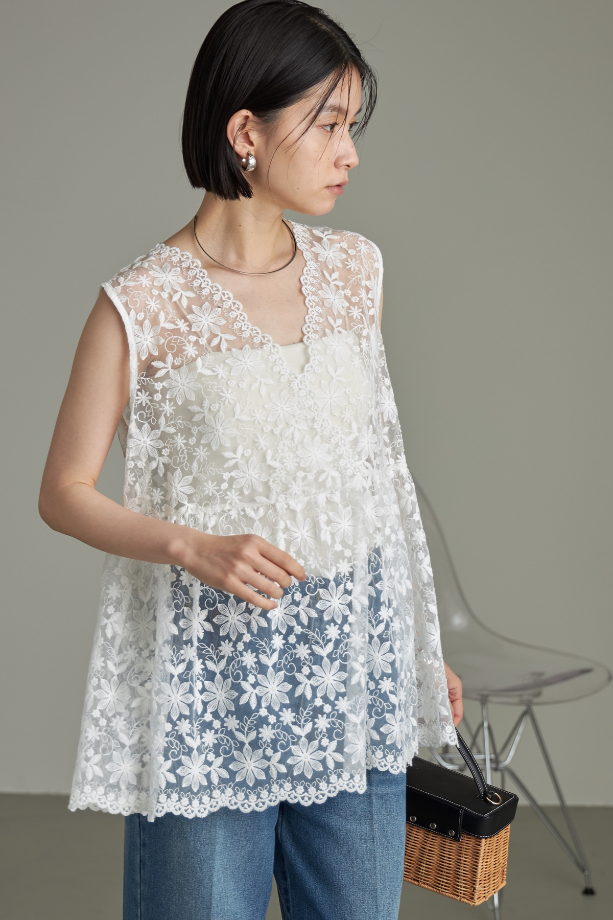 【WEB限定】チュール刺繍ぺプラムベスト