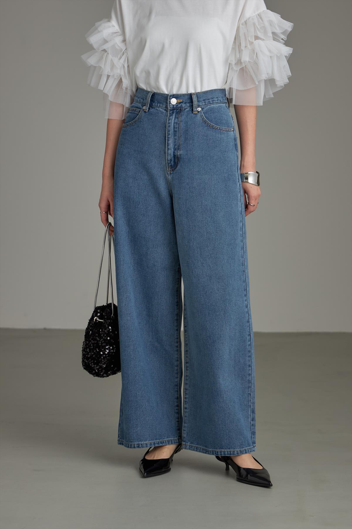 8/17 オフィシャル限定少量再販！ワイドバギーデニムパンツ※一部店舗のみ入荷＊少量の在庫確保による再販売の為、返品/交換は出来かねる場合がございます。予めご了承ください。＊