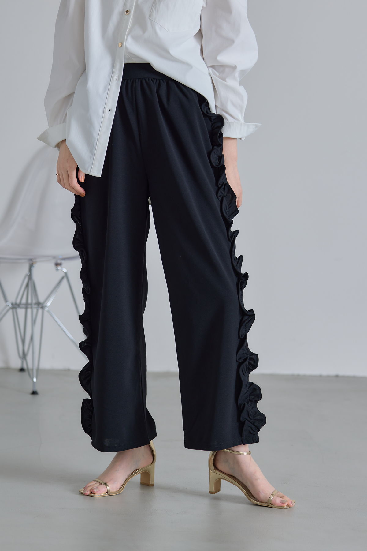 サイドフリルカットパンツ※一部店舗のみ入荷