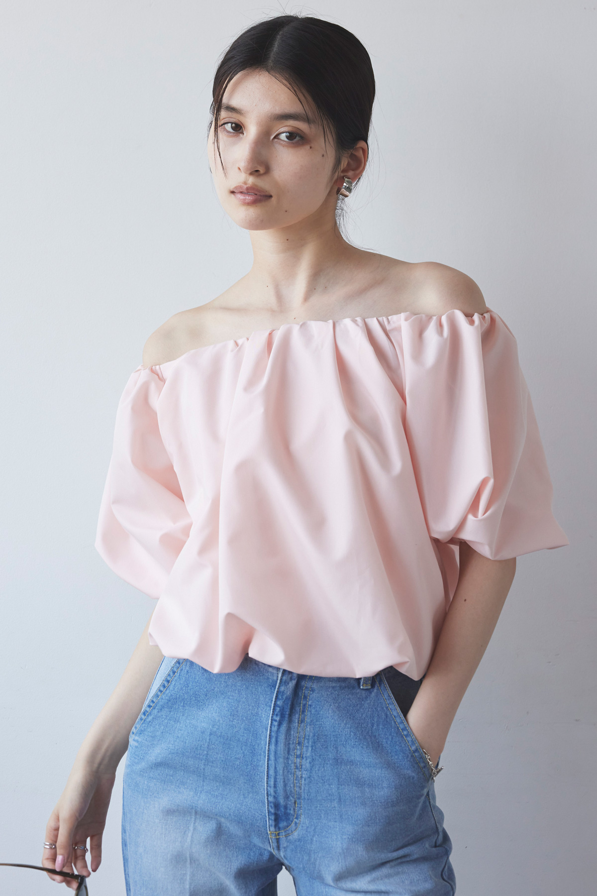 ブロードバルーンオフショルブラウス※一部店舗のみ入荷