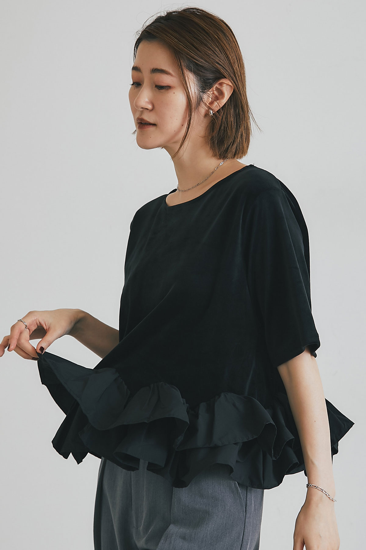 【WEB限定】裾フリルベロアカットプルオーバー