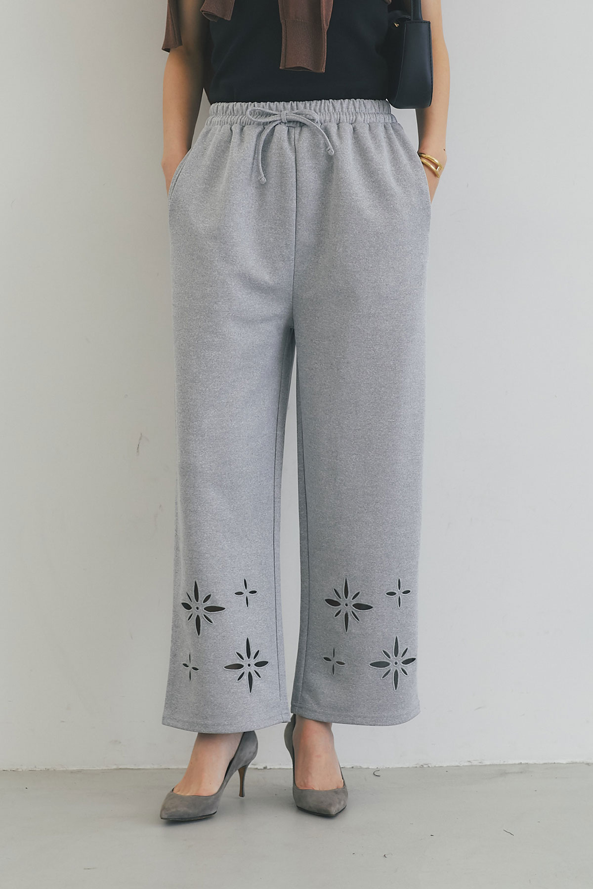 【MORE SALE】カットワークワイドパンツ※一部店舗のみ入荷＊SALE品につき返品/交換/注文確定後の変更キャンセル不可＊