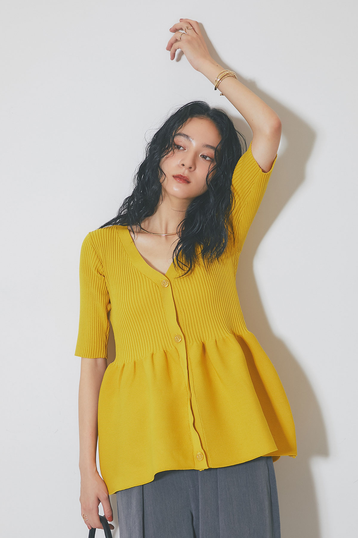 ペプラムシルエットカーディガン（半袖）