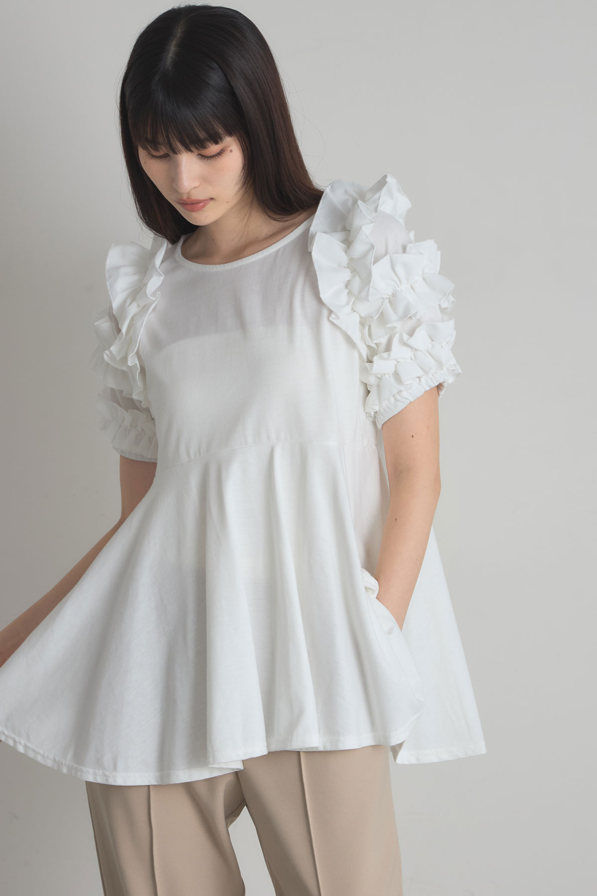 フリルスリーブペプラムカットプルオーバー※一部店舗のみ入荷