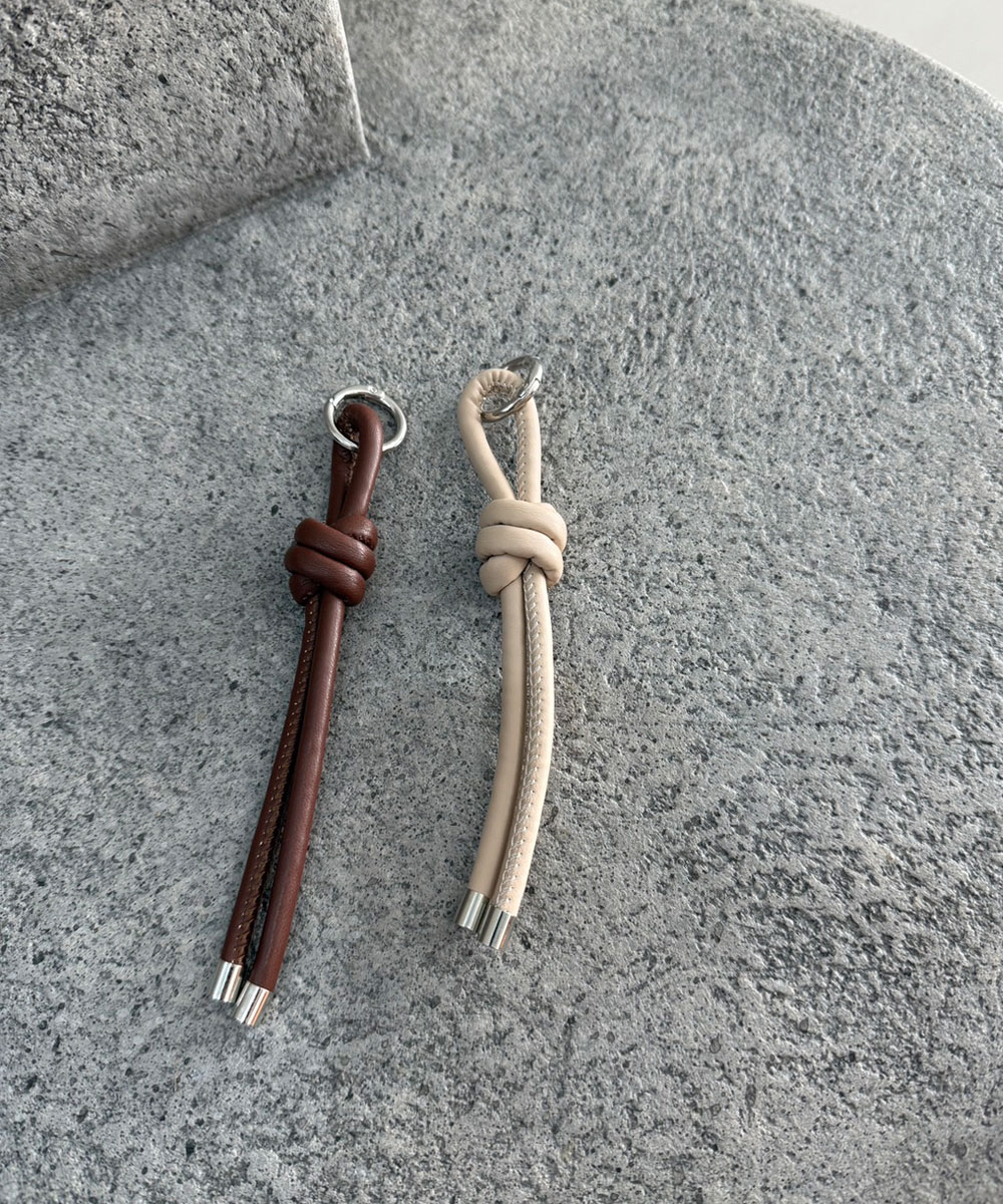 【AW SALE】フェイクレザーチャーム＊SALE品につき返品/交換/注文確定後の変更キャンセル不可＊