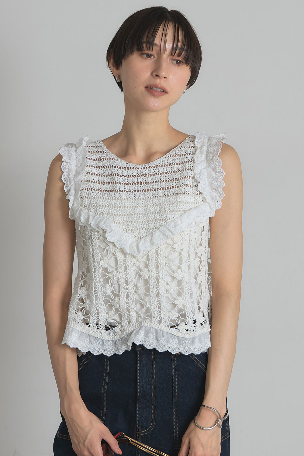 かぎ編み袖フリルベスト※一部店舗のみ入荷
