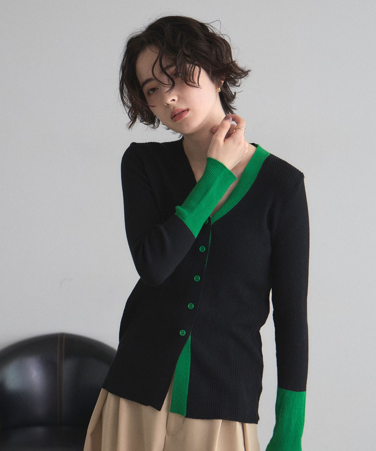 11月上旬再販決定！入荷リクエスト受付中【オフィシャルサイト限定】バイカラーセンタースリットカーディガン