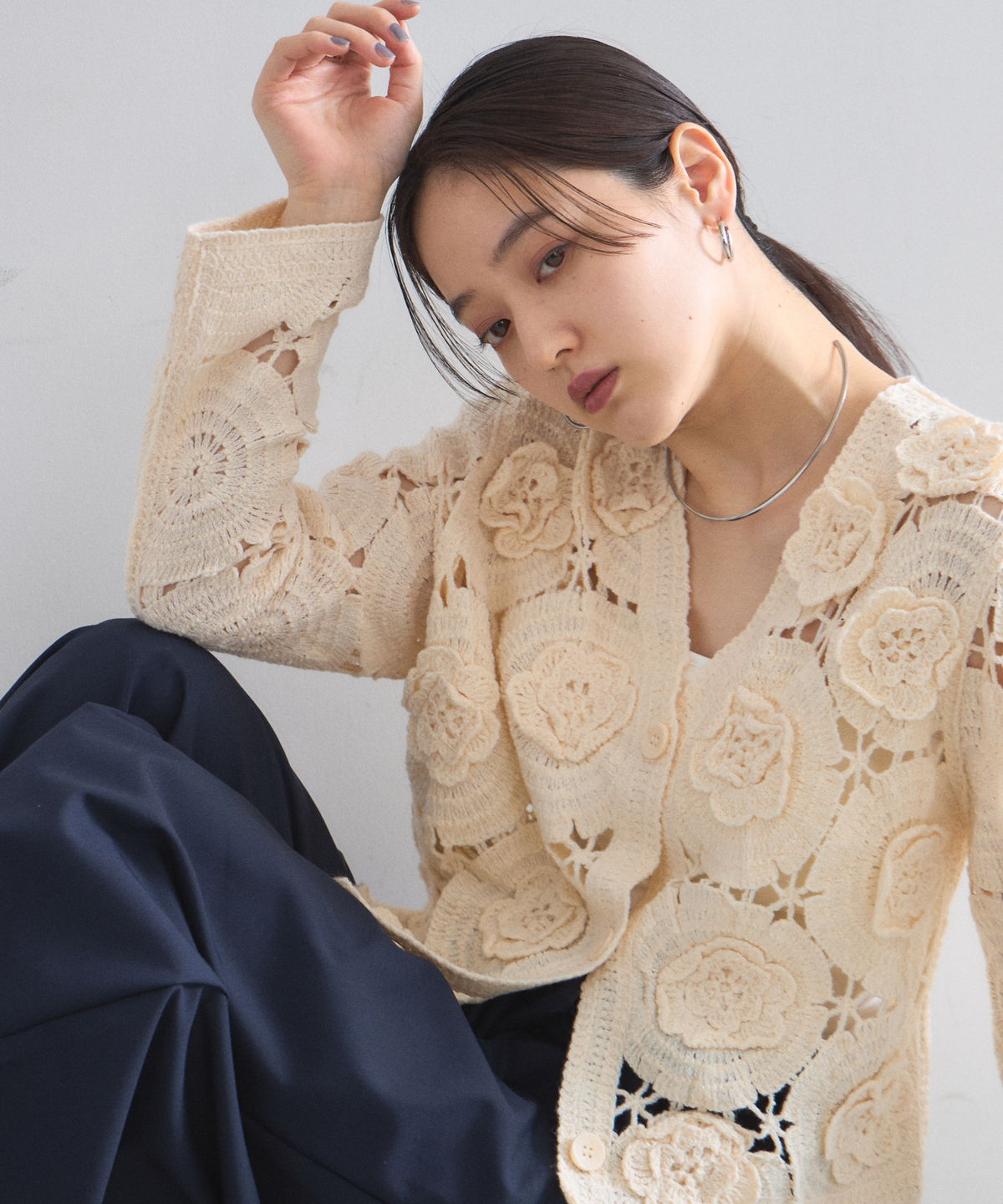 【オフィシャルサイト限定】フラワーモチーフ透かし編みカーディガン