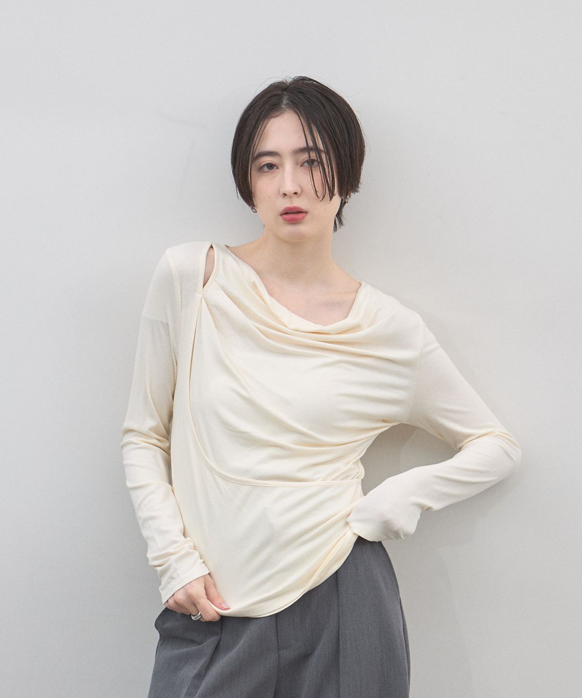 【オフィシャルサイト限定】ドレープデザインカットソー