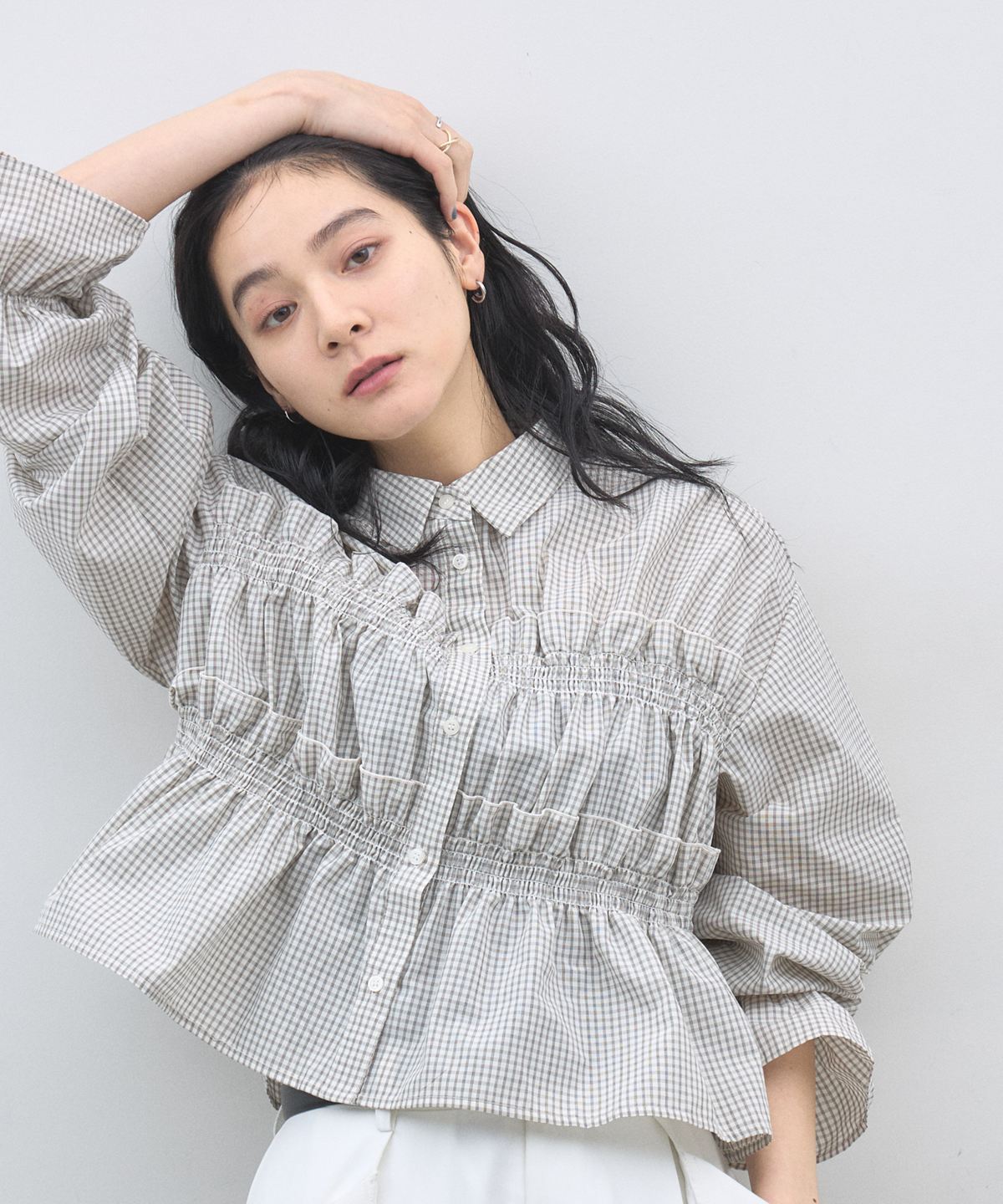 【オフィシャルサイト限定】ショート丈フリルシャツ（チェック・ストライプ）