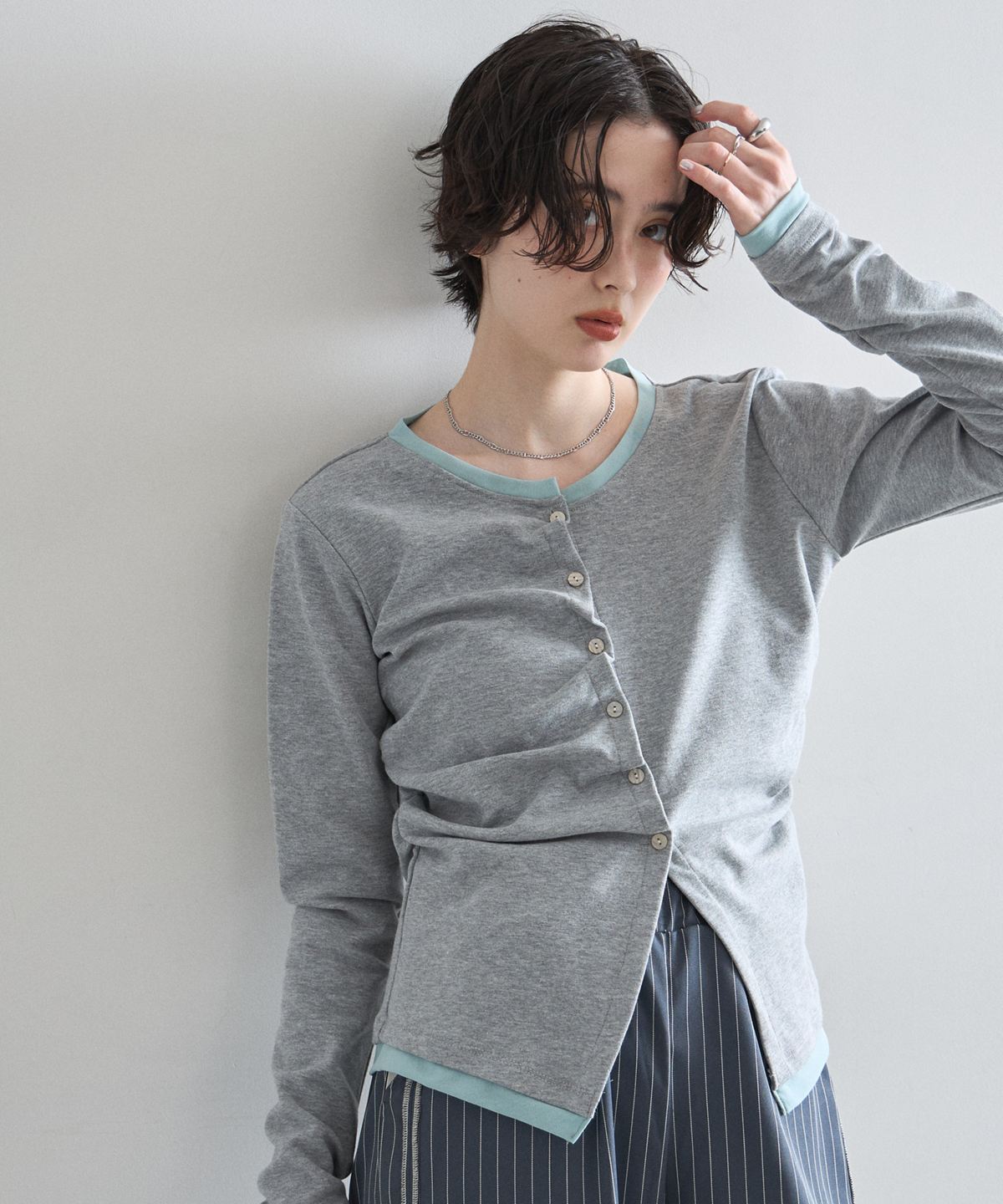 【オフィシャルサイト・店舗限定】レイヤード風配色ドレープカーディガン