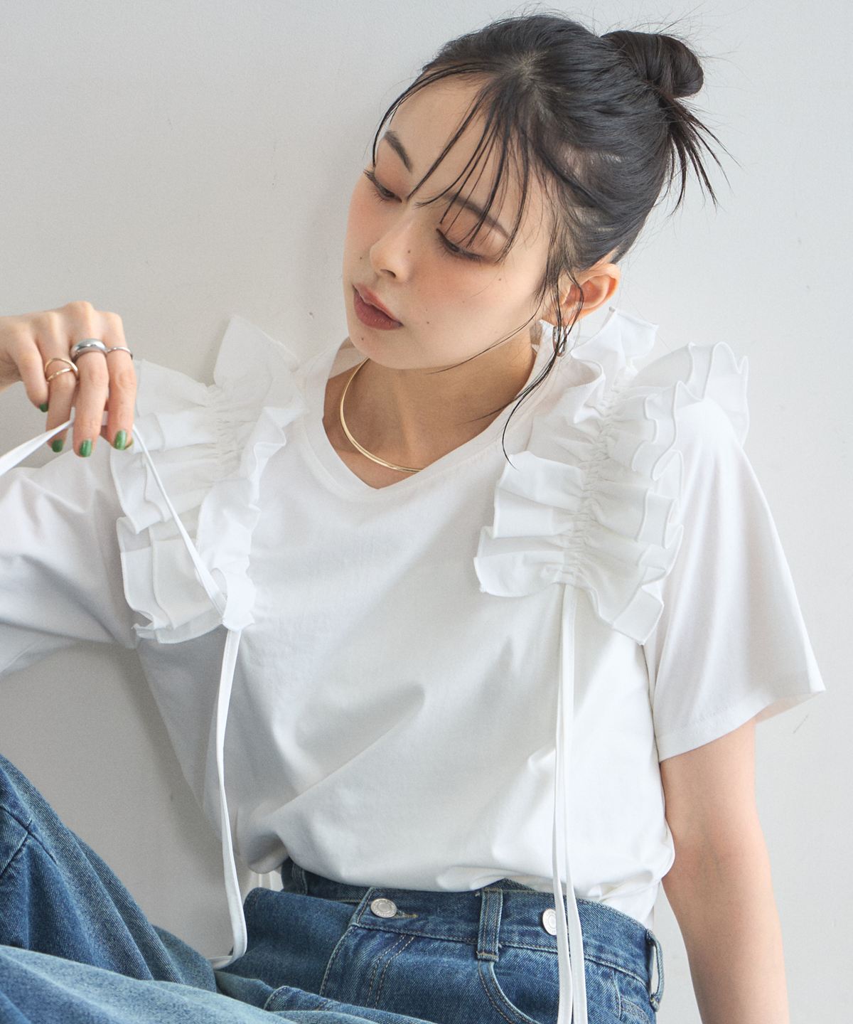 【オフィシャルサイト限定】ショルダーフリルデザインTシャツ