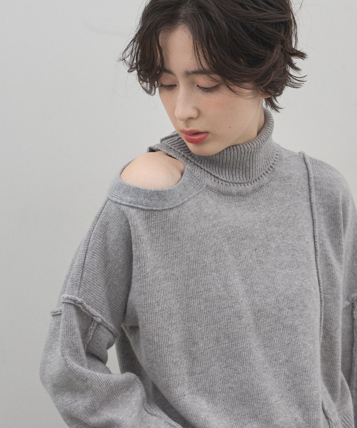 【オフィシャルサイト限定】カシミア混デザインネックウールタートル